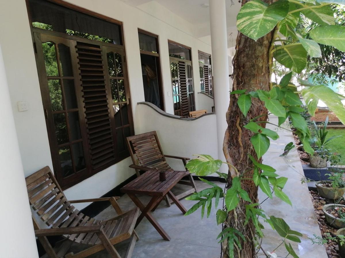 Rainbowswell Beach Resort Unawatuna Exterior photo