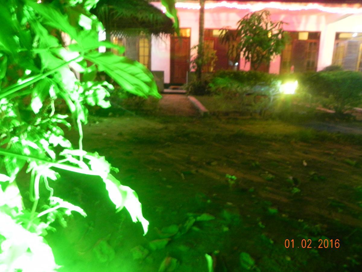 Rainbowswell Beach Resort Unawatuna Exterior photo