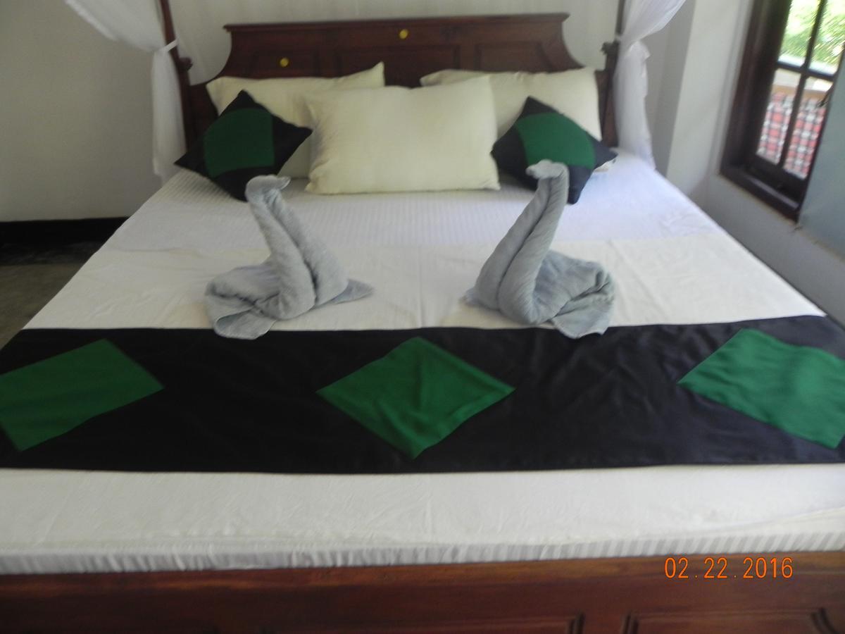 Rainbowswell Beach Resort Unawatuna Exterior photo