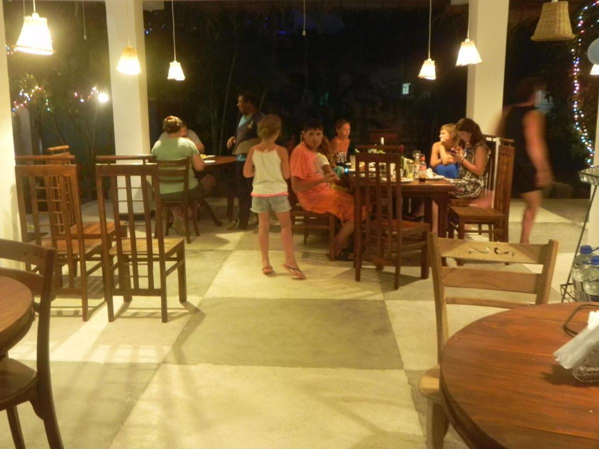 Rainbowswell Beach Resort Unawatuna Exterior photo